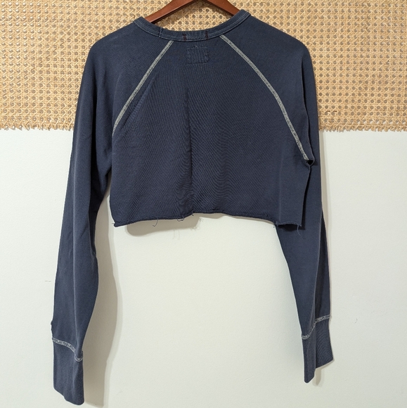 Champion Cropped Sweatshirt - Picture 2 of 8